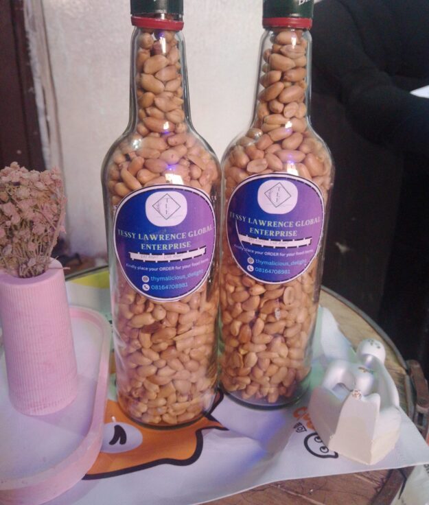 Roasted peeled groundnut